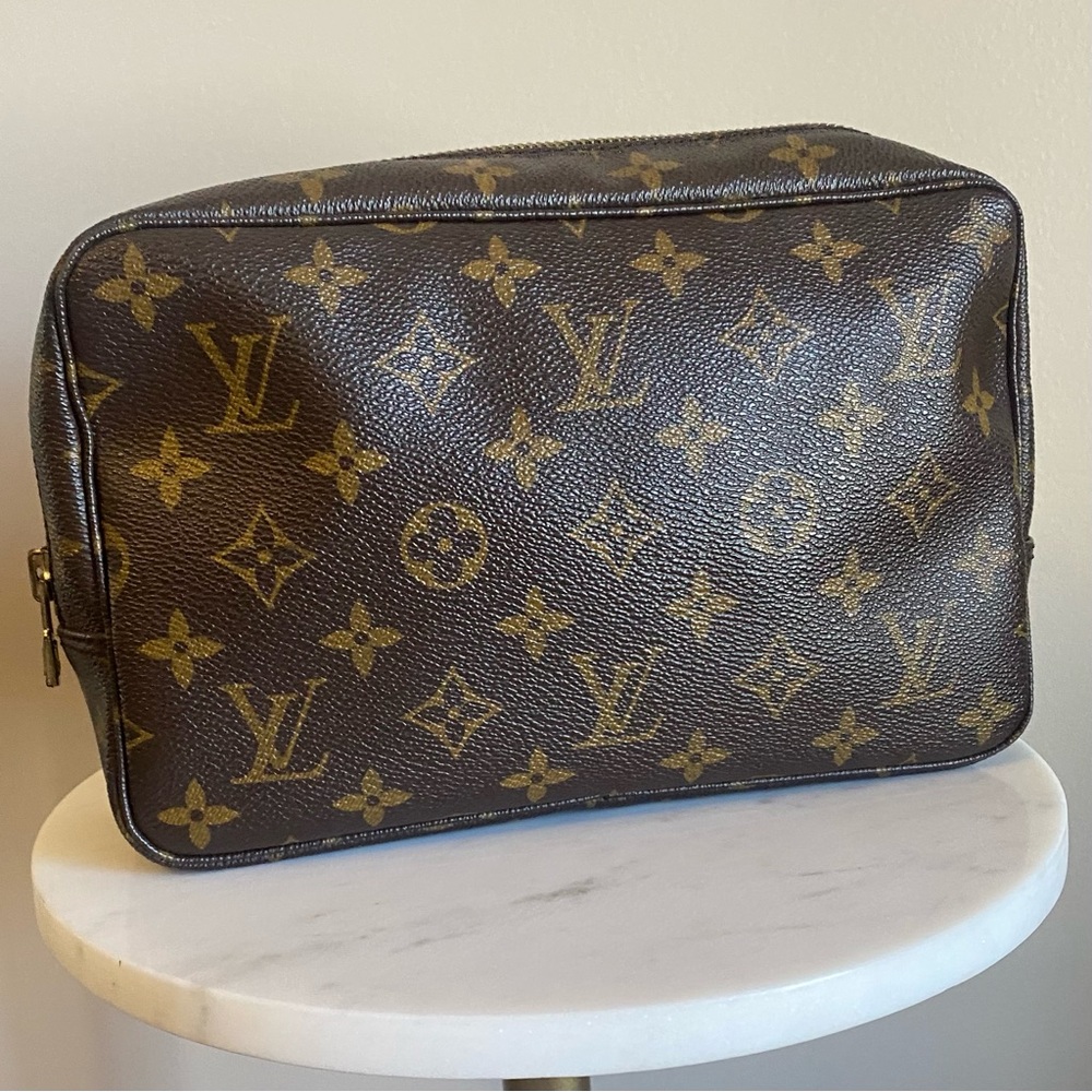 23 Louis Vuitton Monogram Canvas Trousse de Toilette Pouch - Picture 2 of 15